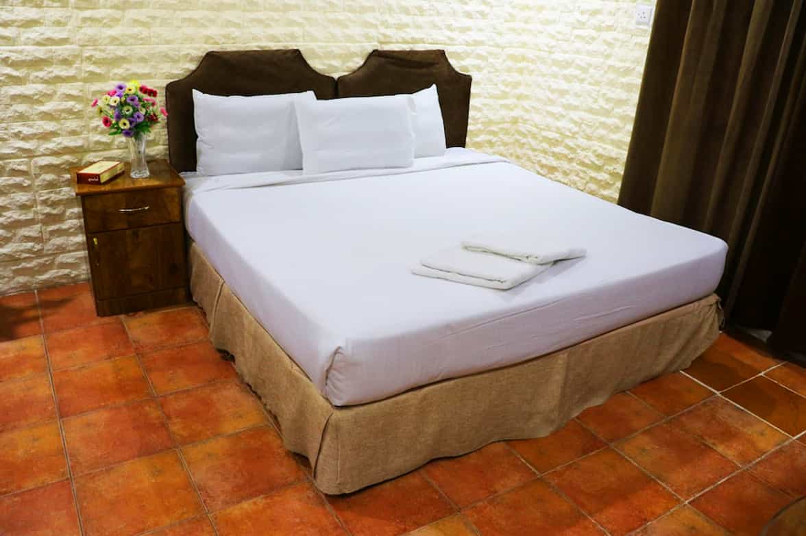 Madina Hotel Twin Bed 