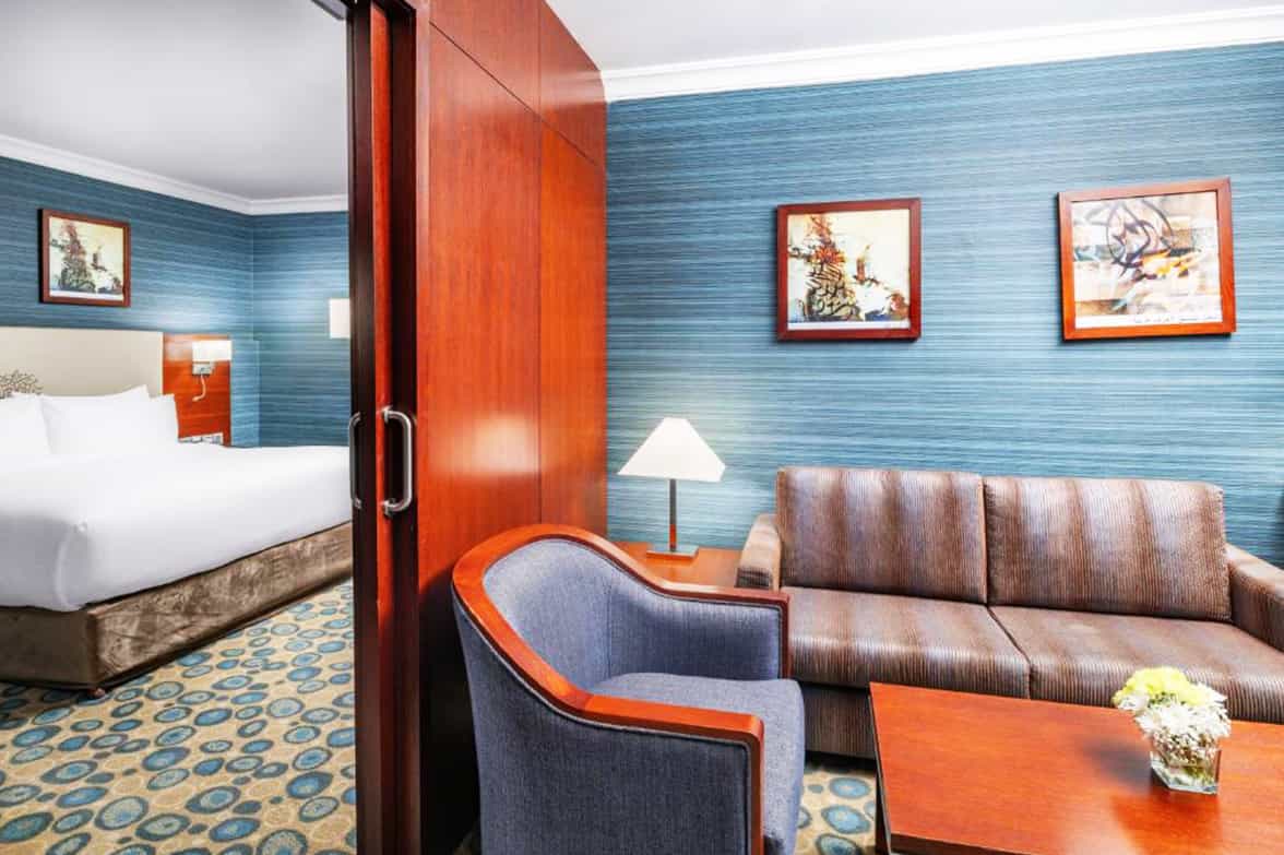 Deluxe Room With Sitting Area 