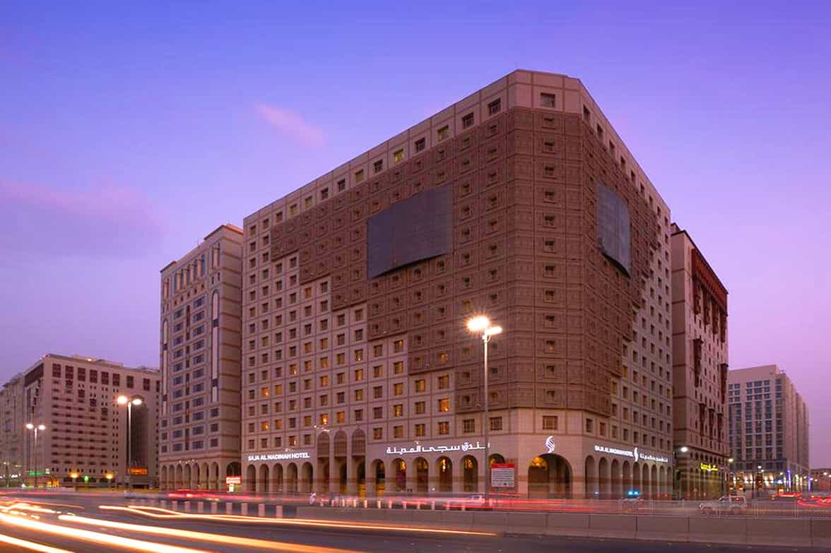 Deluxehotel Facade 