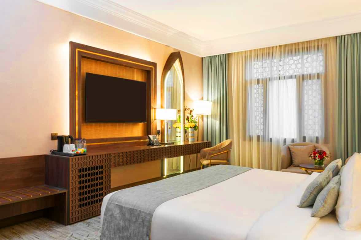Elegant King Suite 