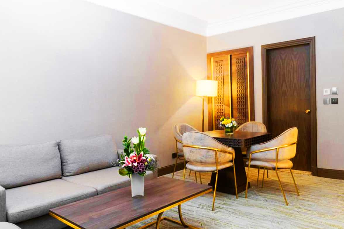 Opulent Guest Loungeseating 