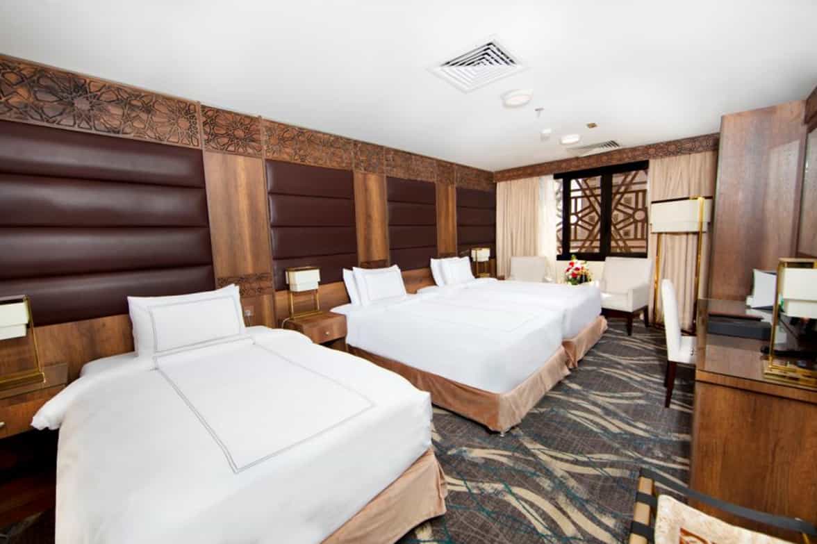 Artistic Triple Room Design 