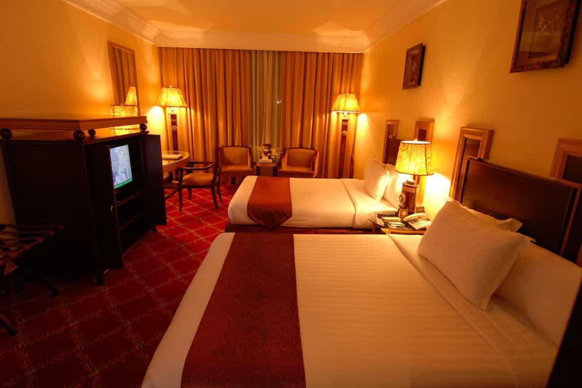Stylish Hotel Bedroom Design 