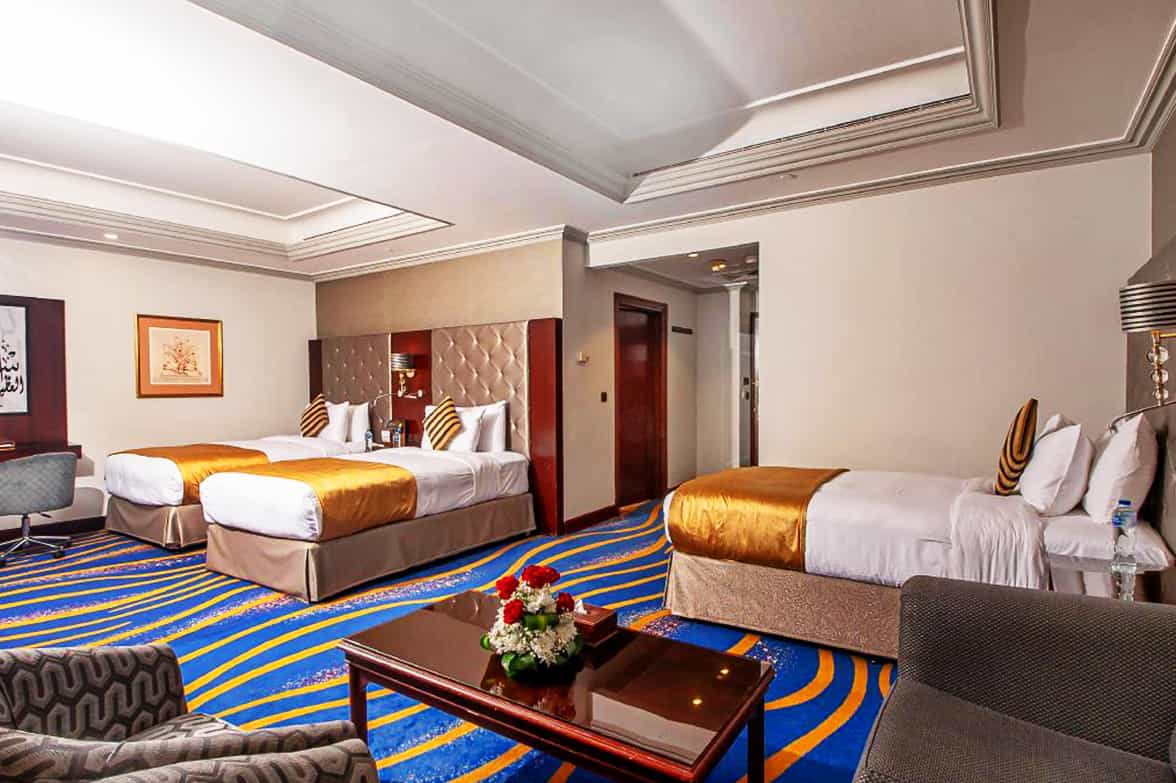 Artistic Triple Room Design 