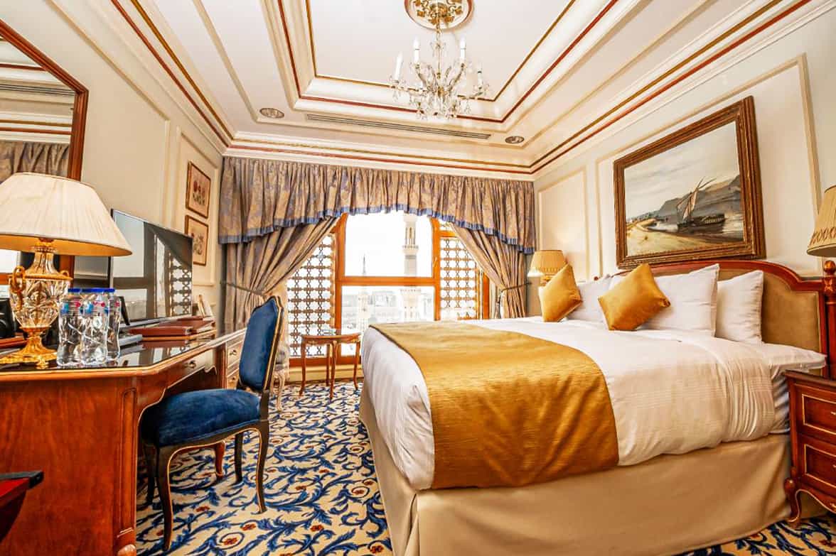 Cozy Hotel Bedroom 