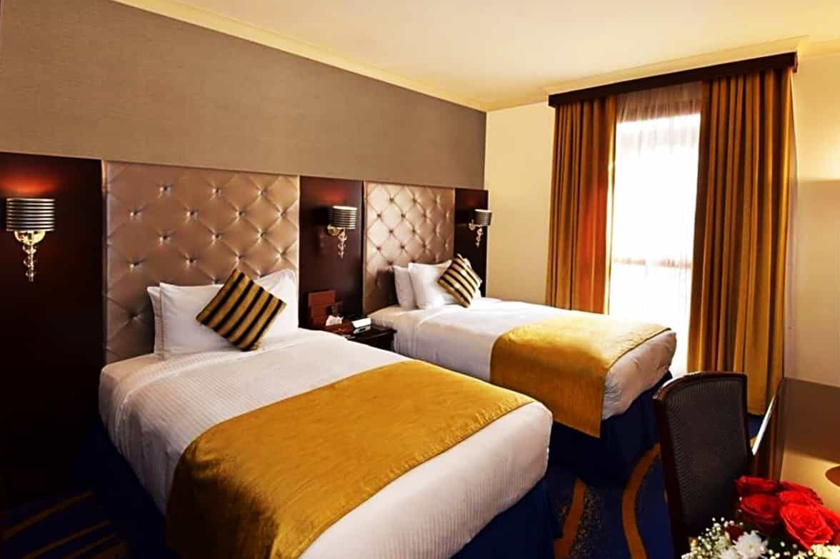 Luxurious Guest Bedroom 