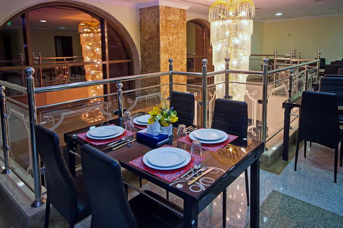 Chic Hotel Dining Setup 
