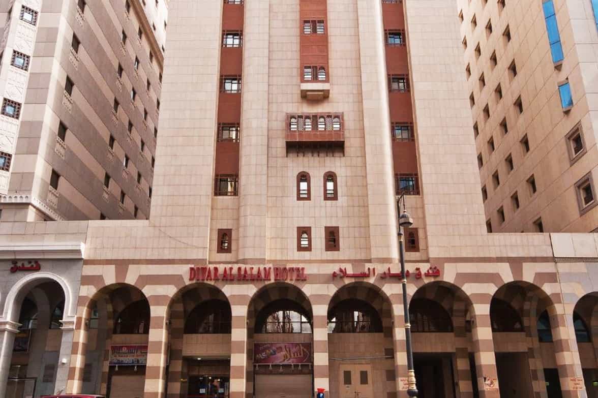 Hotel Grand Facade 