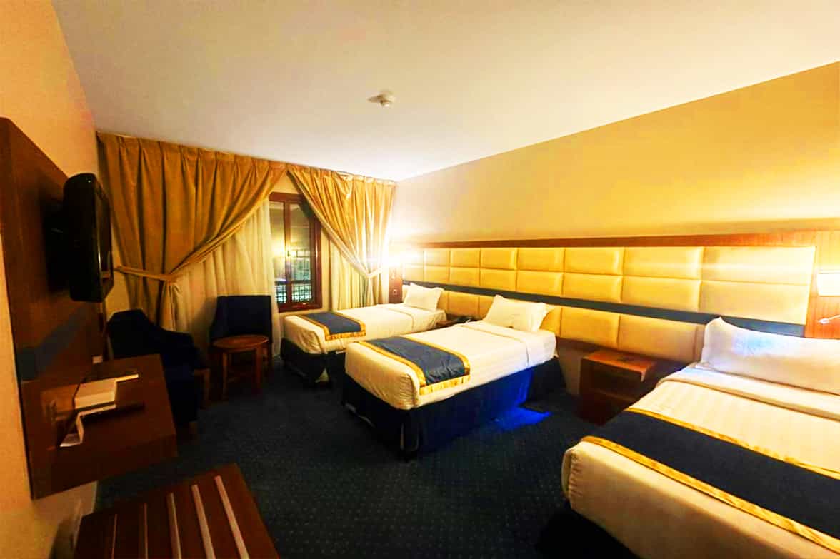 Premium Triple Room Cozy Interior 