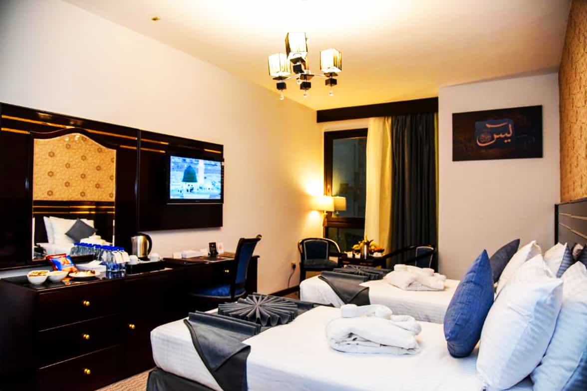 Luxury Hotel Twin Bedroom 
