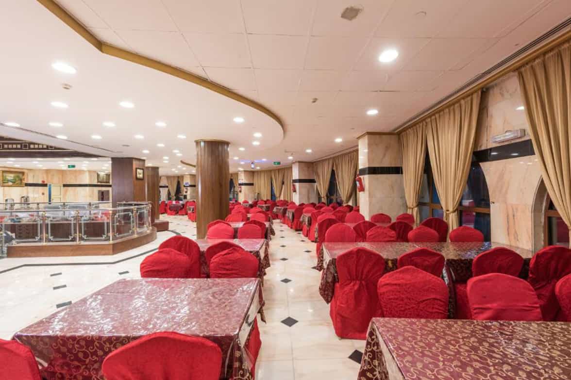 Long Hotel Dining Setup 