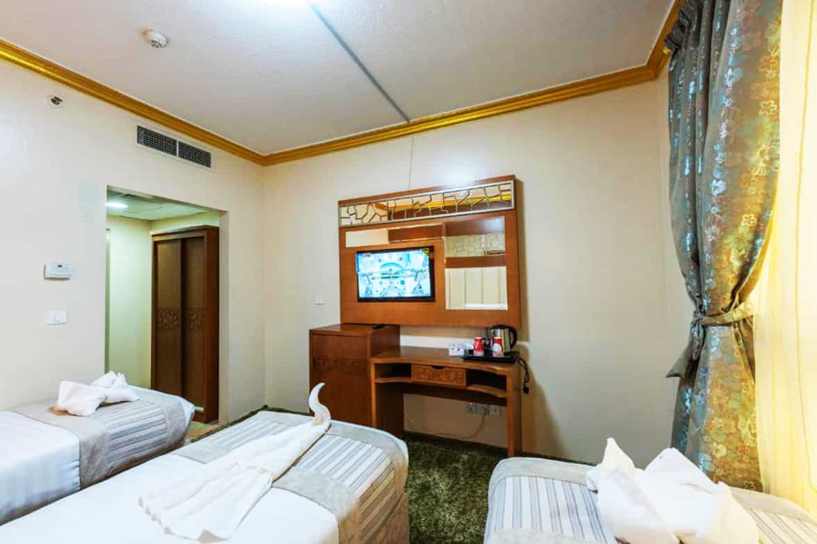 Zowar Hotel Three Bed Setup 