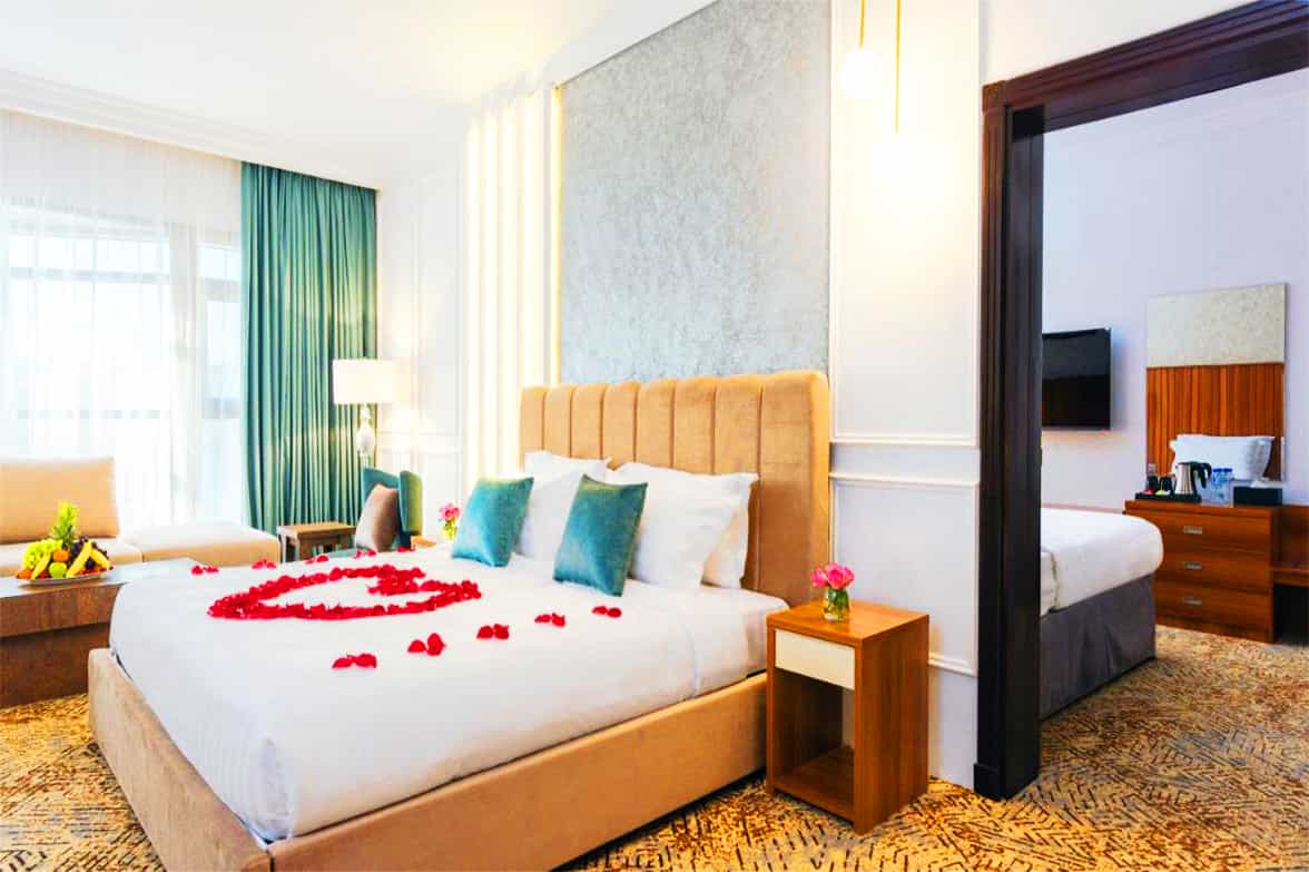 Modern Connecting Queen Bedroom 