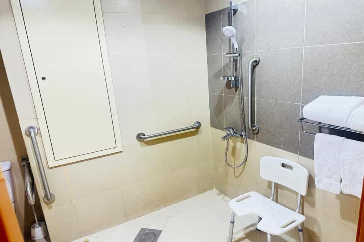 Captivating Hotel Washroom 