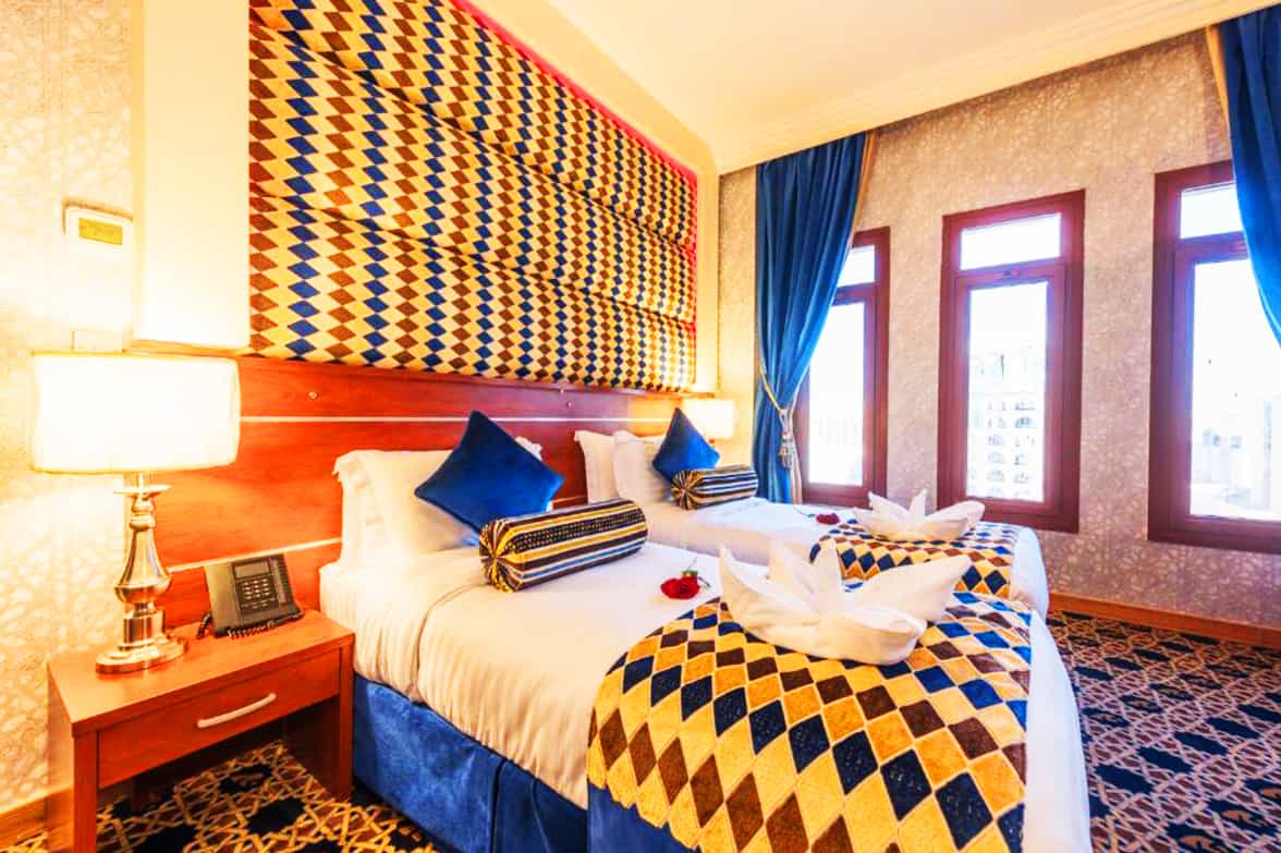 Luxurious Hotel Twin Room 