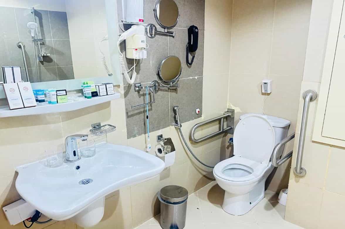 Modern Hotel Washroom 