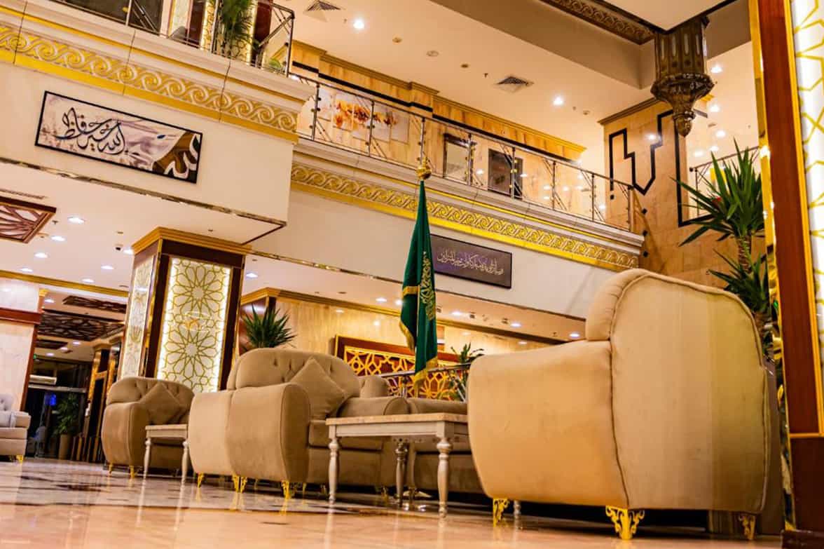 Inviting Hotel Royal Seating 
