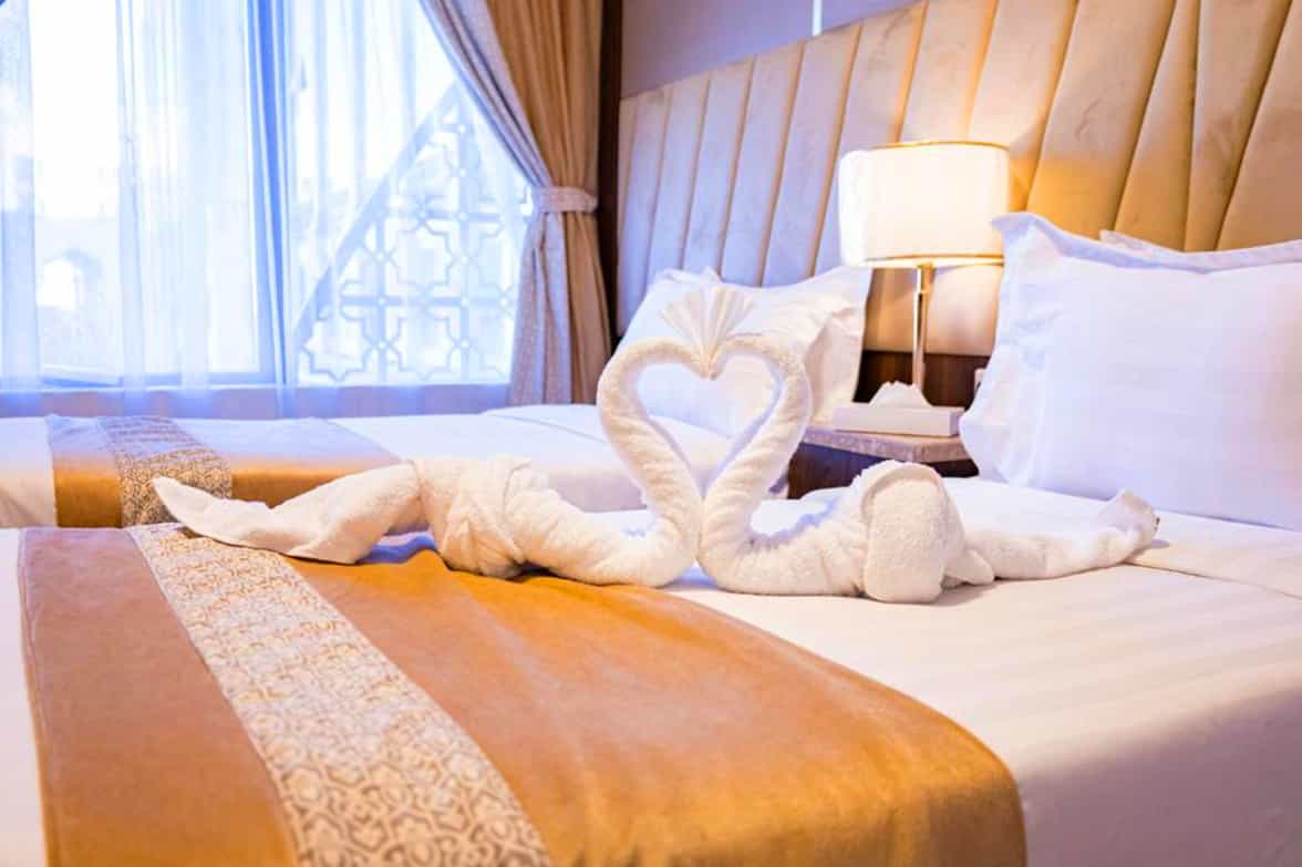 Twin Bed Towel Decor 