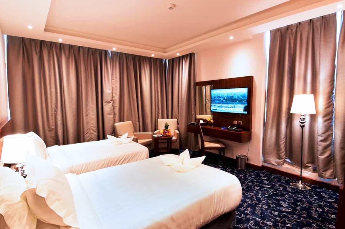 Zaha Hotel Premium Twin Room 
