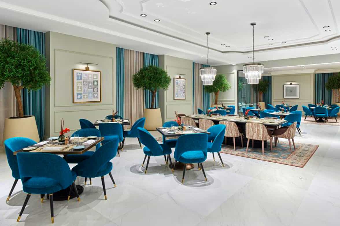 Royal Dining Decor 
