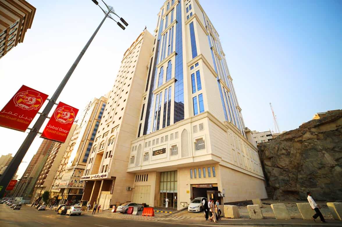 Al Ebaa Hotel Facade 