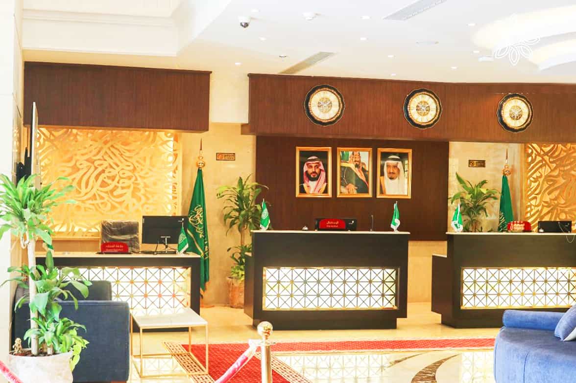Elegant Reception Multiple Desk 