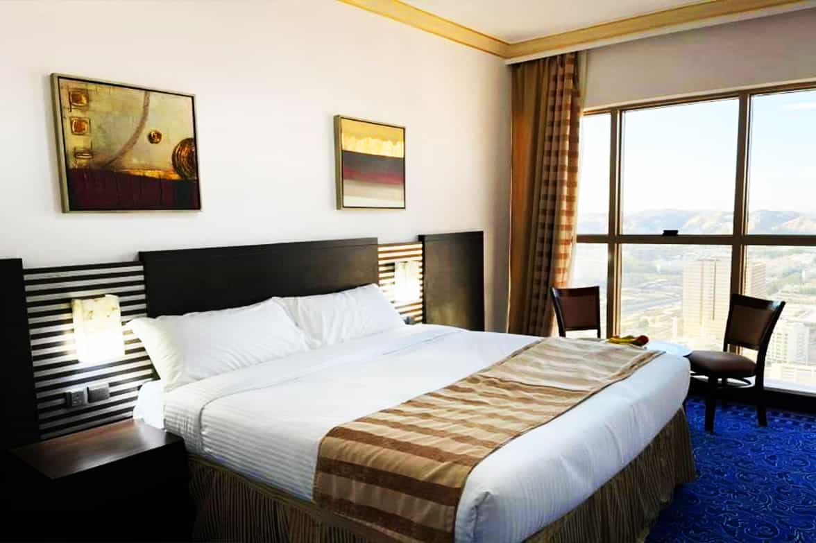 5 Star Top Floor Bedroom 