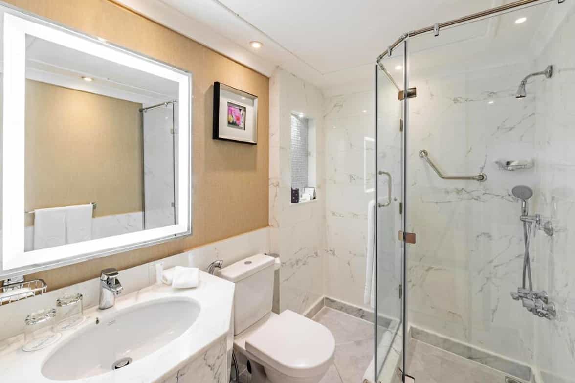 Elegant Washroom Bath Space 