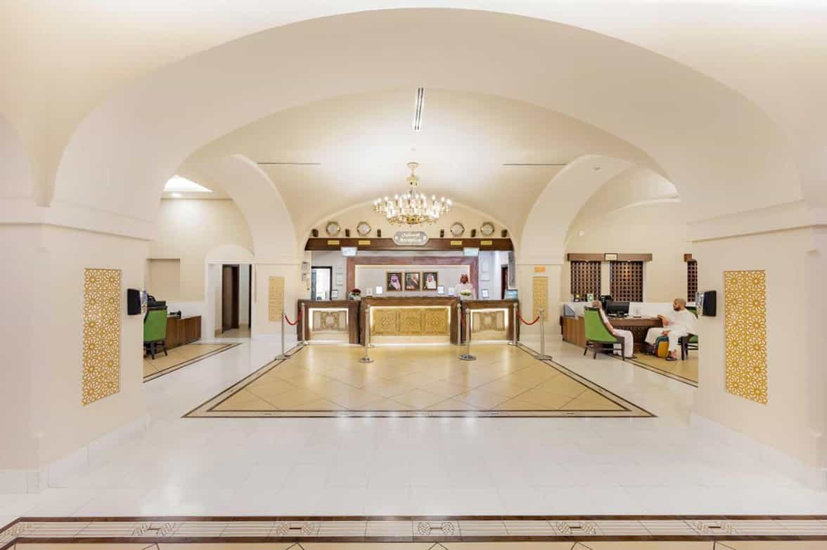 Bright Royal Decor Reception