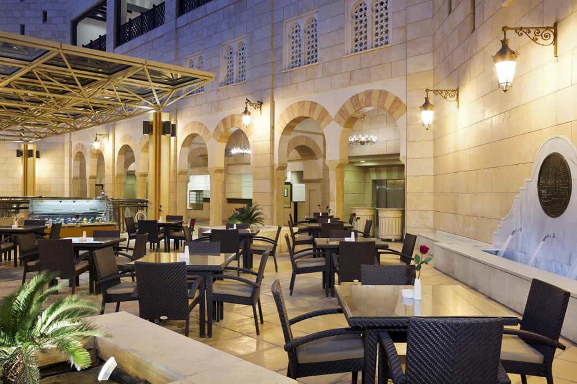 Chic Openspace Dining 