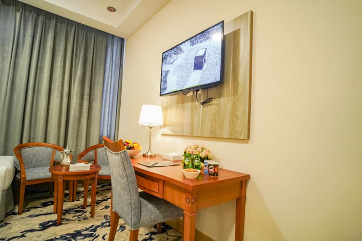 Deluxe Room Sitting 