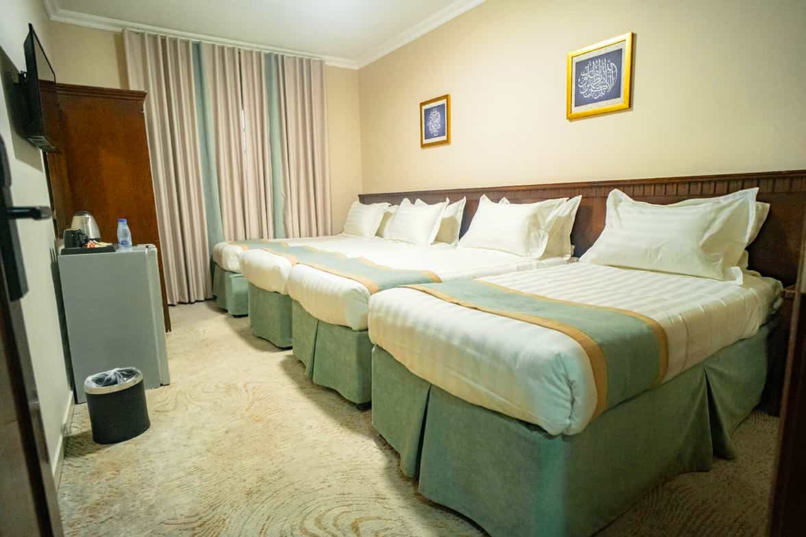 Tulip Quad Bed Spread Wardrobe 