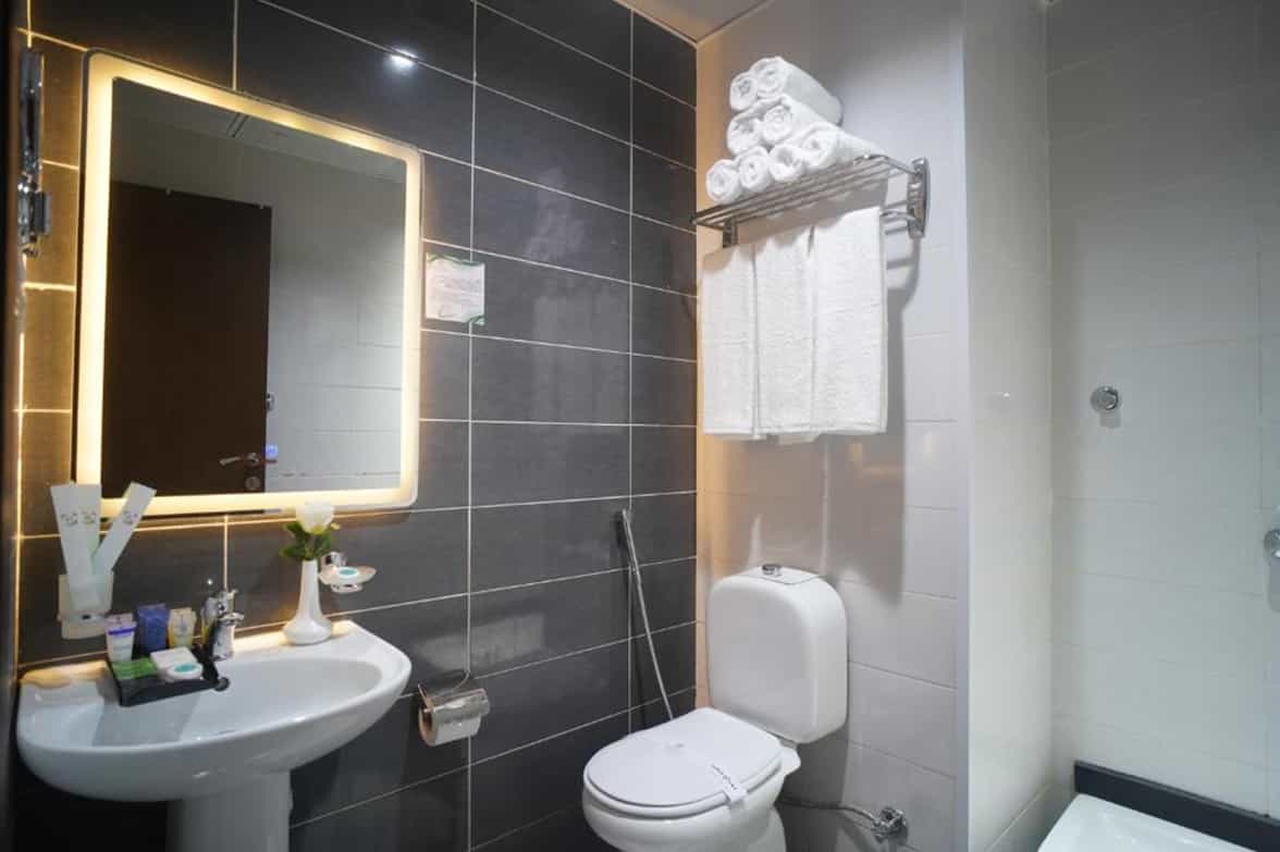Compact Bathroom Lighting Mirror 