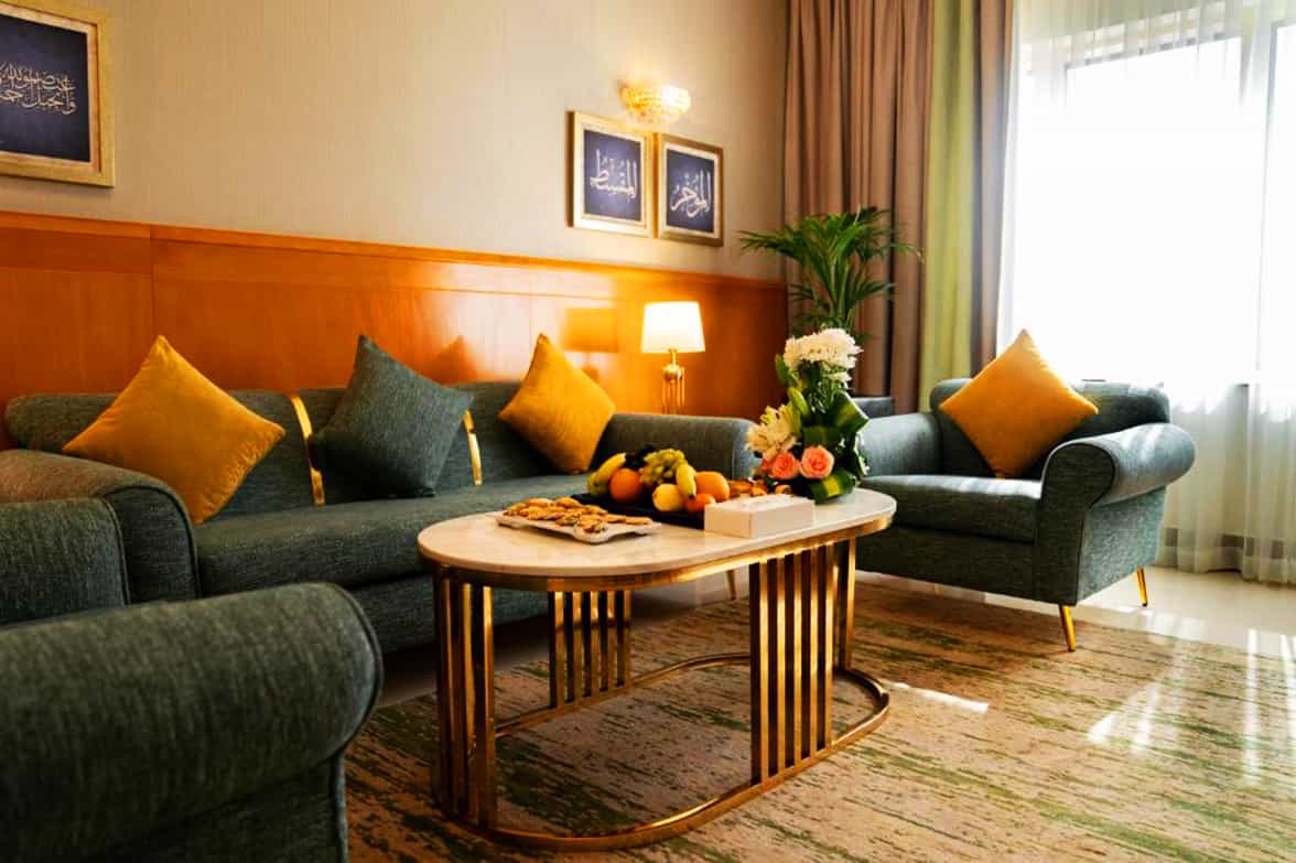Chic Lounge Sitting 
