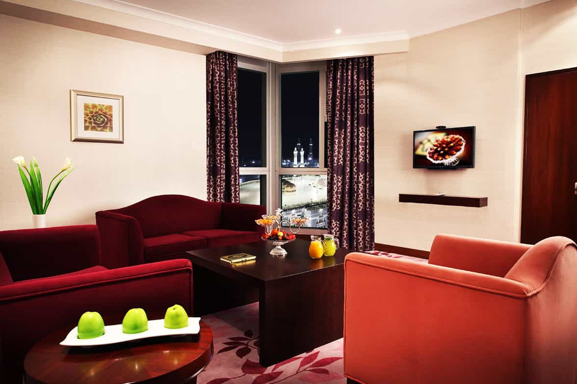 First Class Lounge 