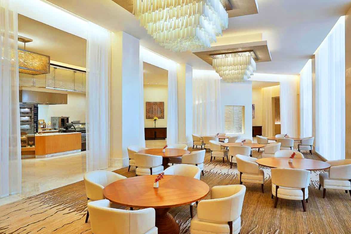 Golden Reflection Chandelier Lounge 