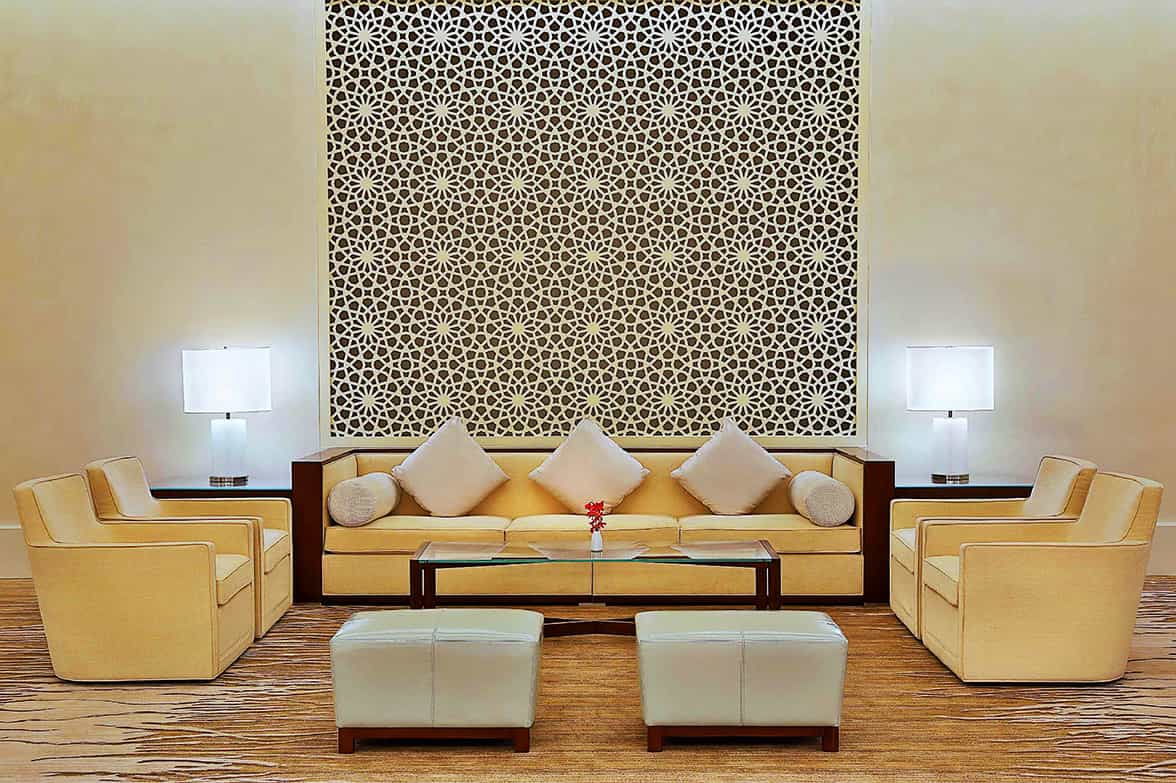 Platinum Serenity Crimson Lounge 