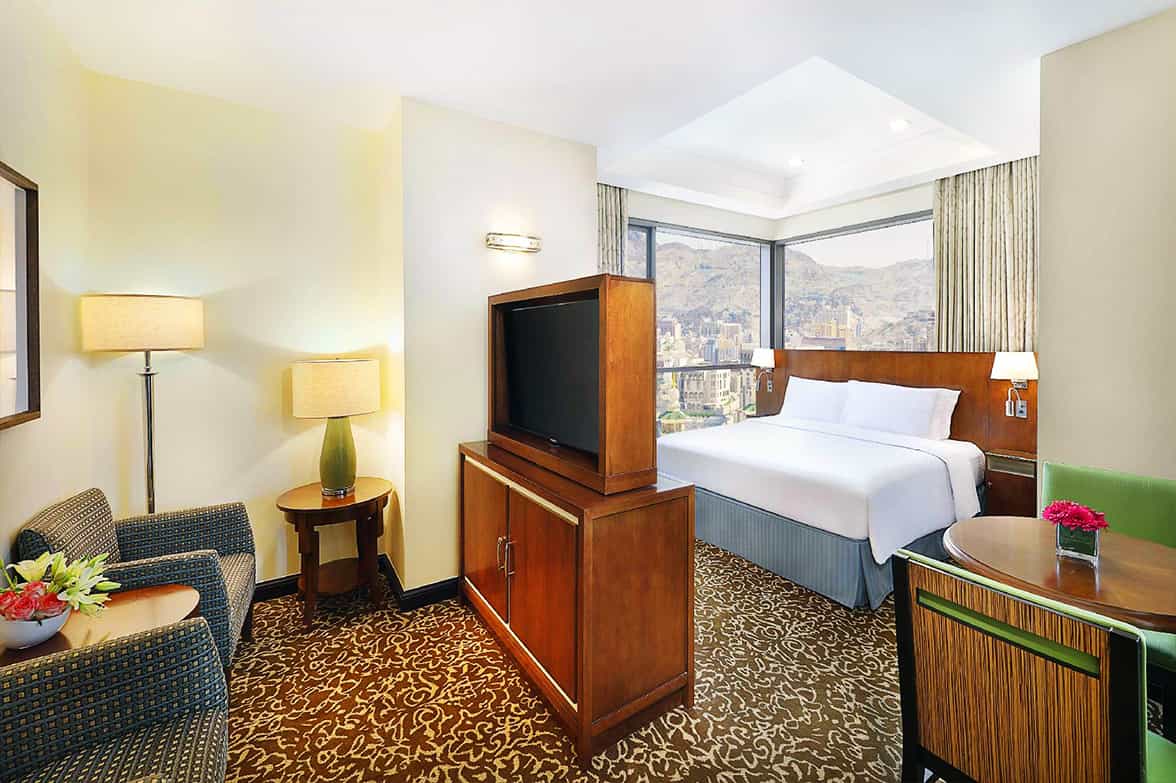 Golden Horizon King Suite 