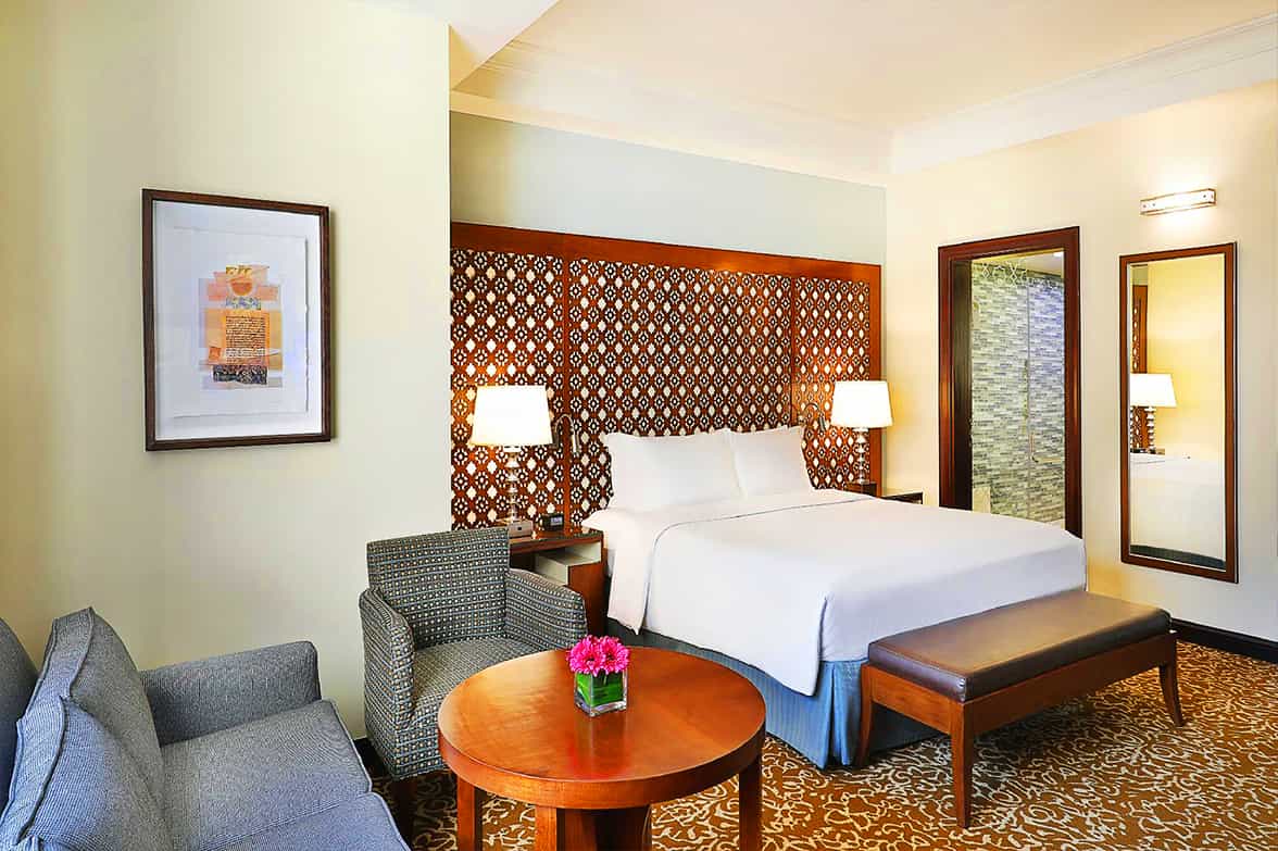 Royal Oasis Queen Bed 