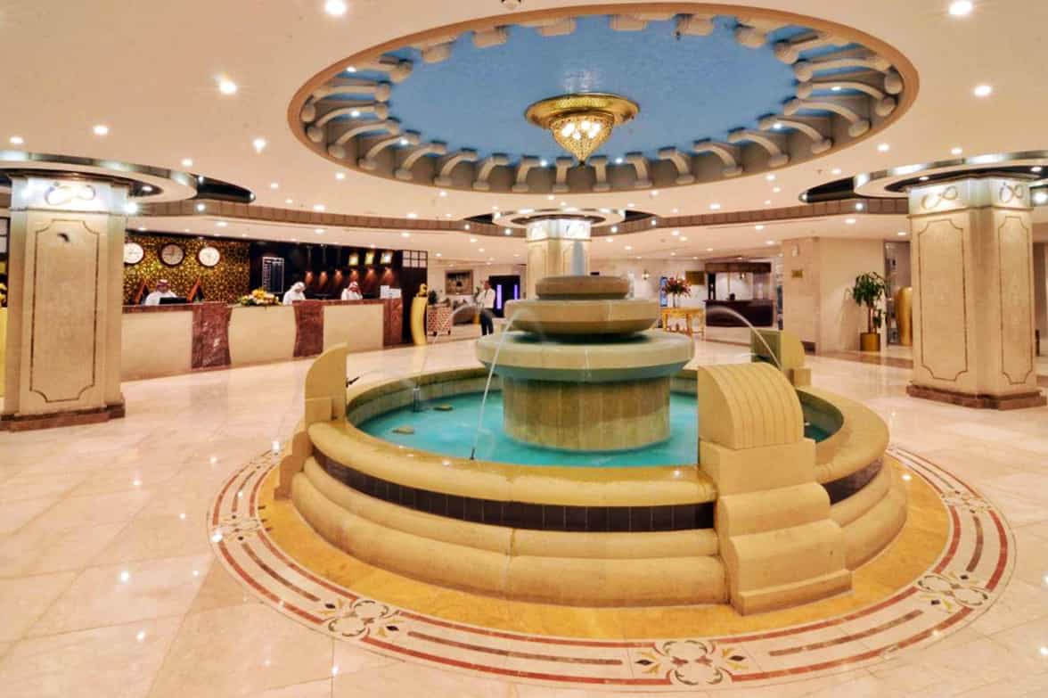 Hotel Lobby And Grand Fountain 