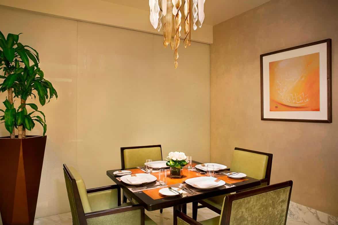 Family Dining Table Setup 