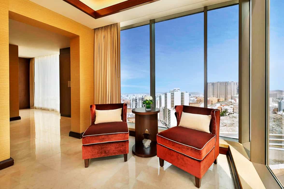 Royal Suite Sitting Decor 