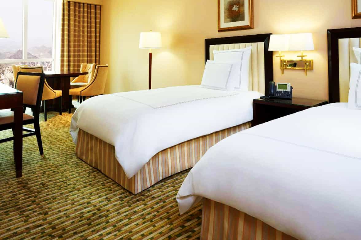 Chic Twin Room With Living 