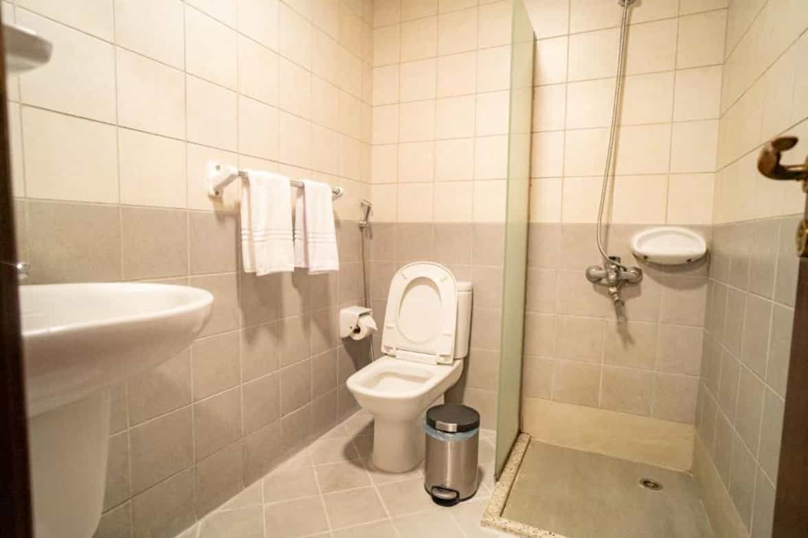 Normal Hotel Washroom