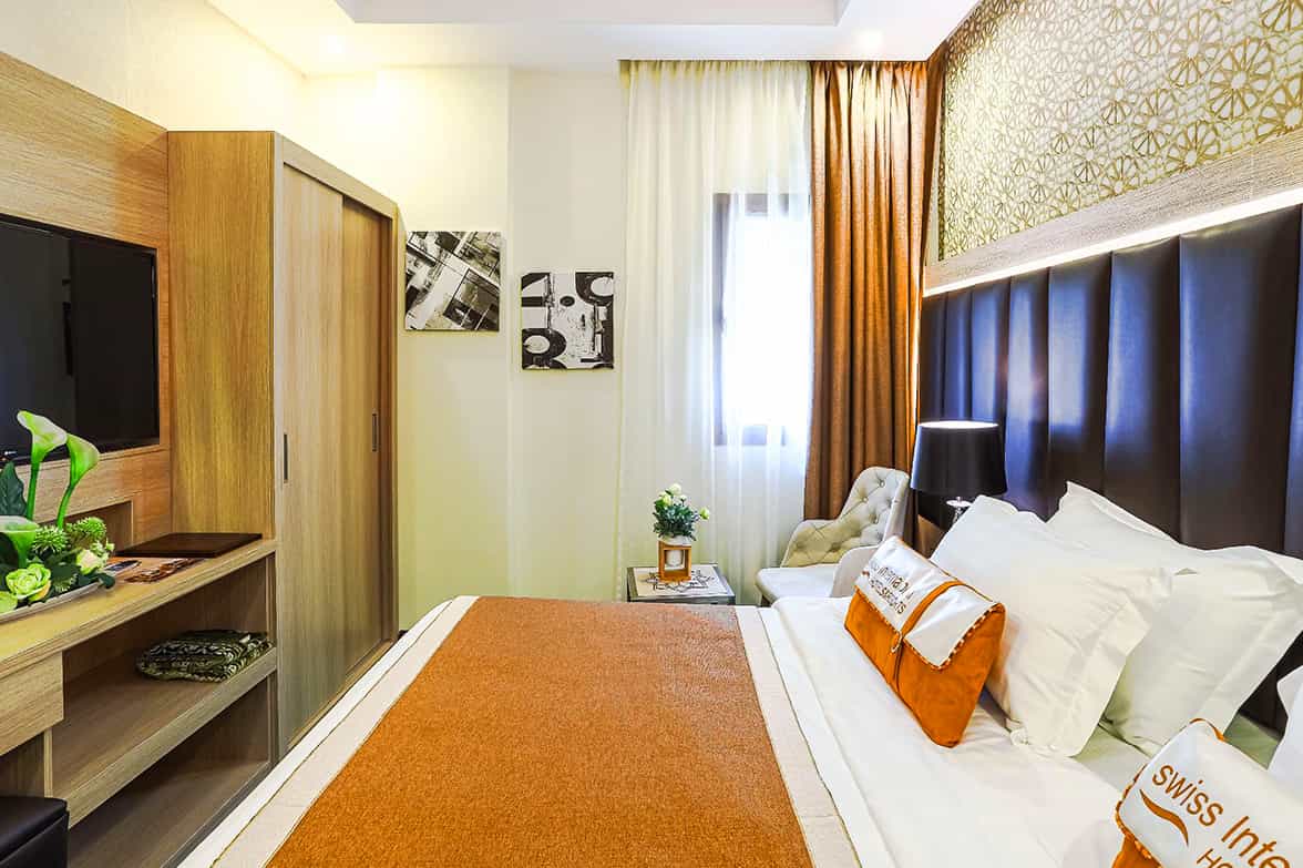 Beautiful Hotel Bedroom Decor