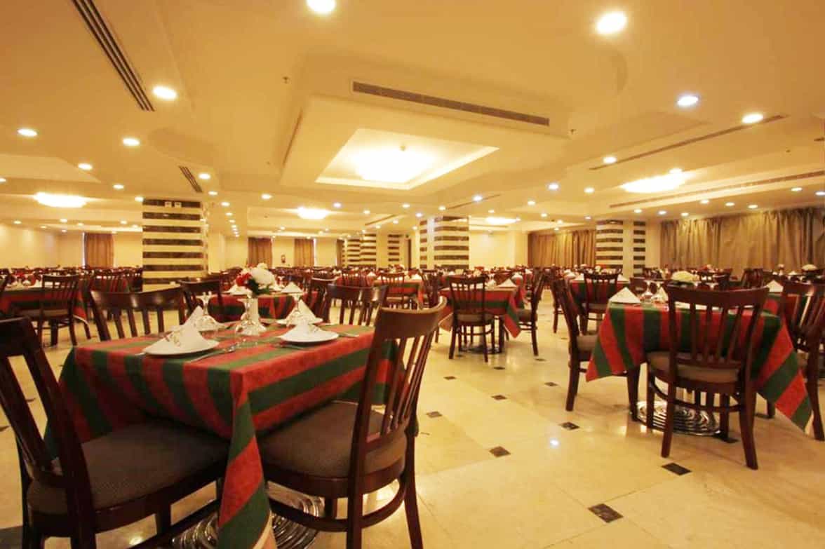 Grand Dining Hall Elegant Setup