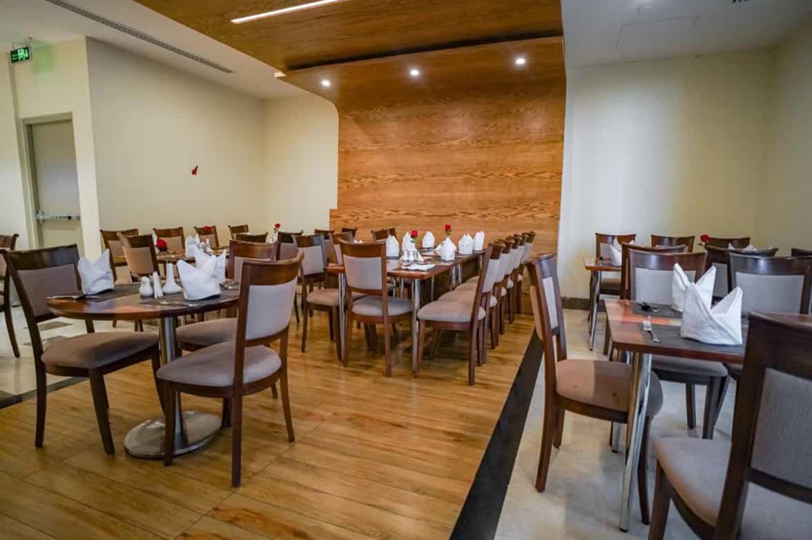 Deluxe Wooden Dining Setting